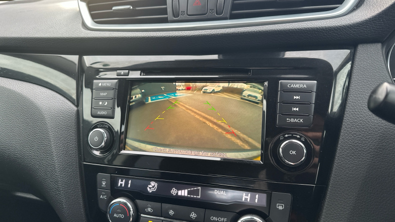 Nissan Qashqai 1.3 DiG-T Acenta Premium 5dr Petrol Hatchback